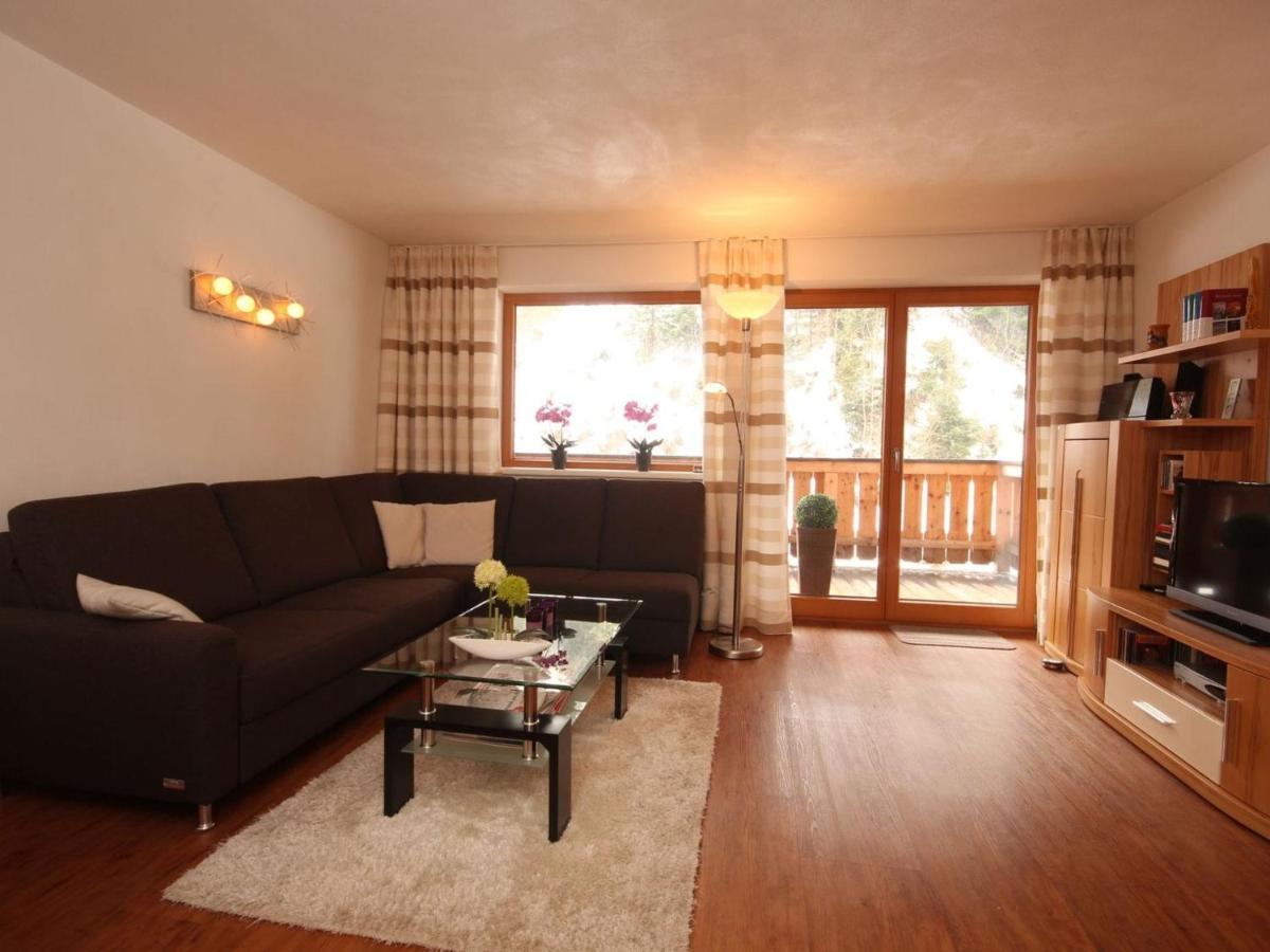 Boutique Apartment In Brixen With Mountain View Brixen im Thale Buitenkant foto