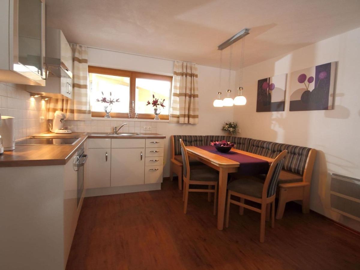 Boutique Apartment In Brixen With Mountain View Brixen im Thale Buitenkant foto