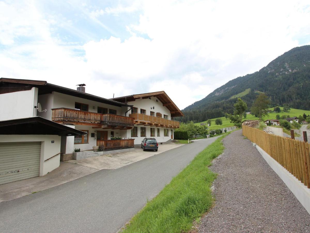 Boutique Apartment In Brixen With Mountain View Brixen im Thale Buitenkant foto
